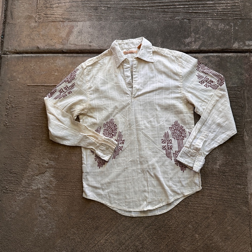 The havanera co. Long sleeve cream top with Burgundy accent
